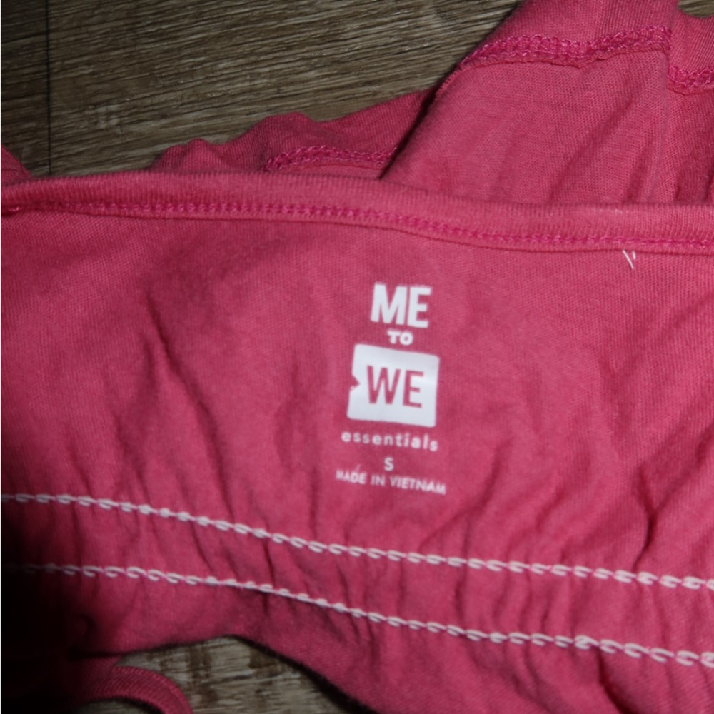 Me to We Raspberry Pink Ruffled Cropped Cami - Picture 4 of 4